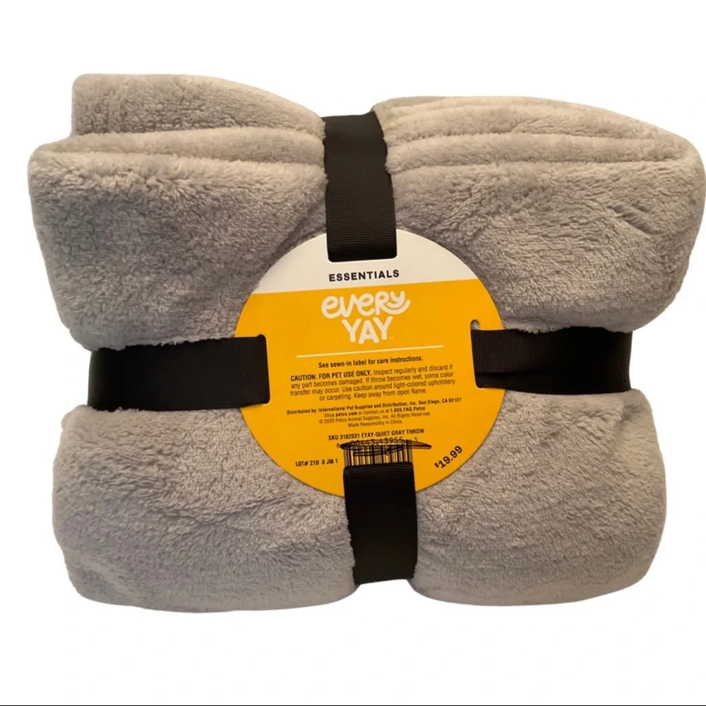 HP🛍 Let’s Snuggle Gray Pet Throw Blanket 40” x 50” by Every Yay Brand New