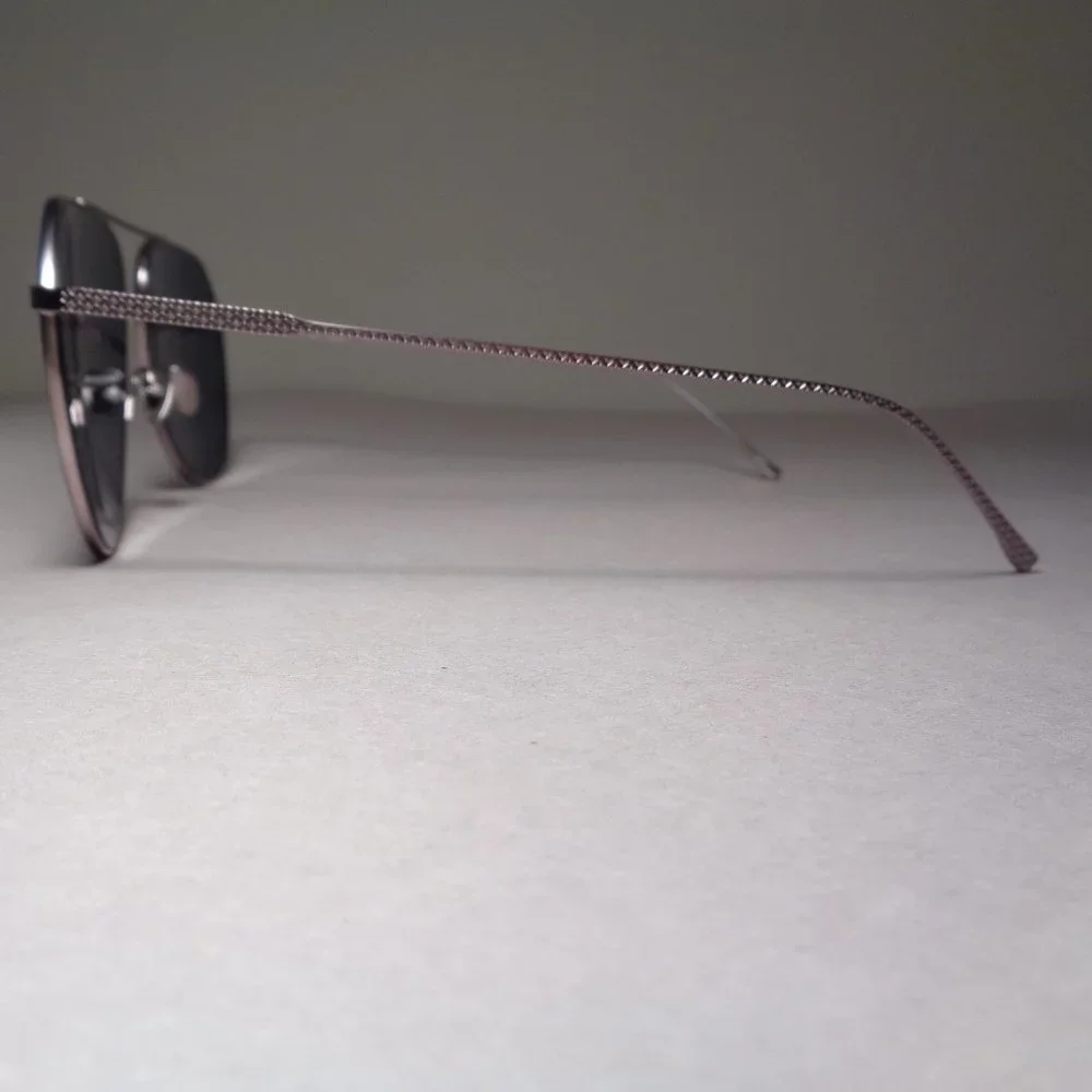 Lacoste l209s silver
