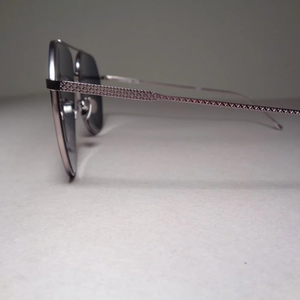 Lacoste l209s silver