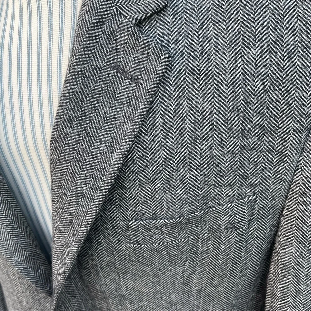 IZOD 100% wool Woolmark heather gray two button suit jacket