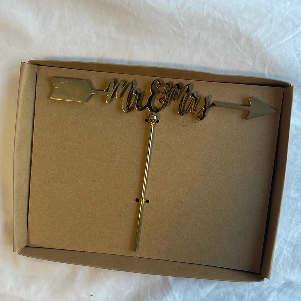THIRSTYSTONE Wedding Set Mr & Mrs Cake Topper Bridal Engagement Married NWT