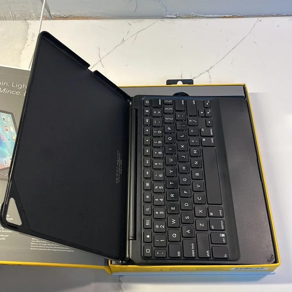 iPad Air/Pro Wireless Backlit Keyboard Case