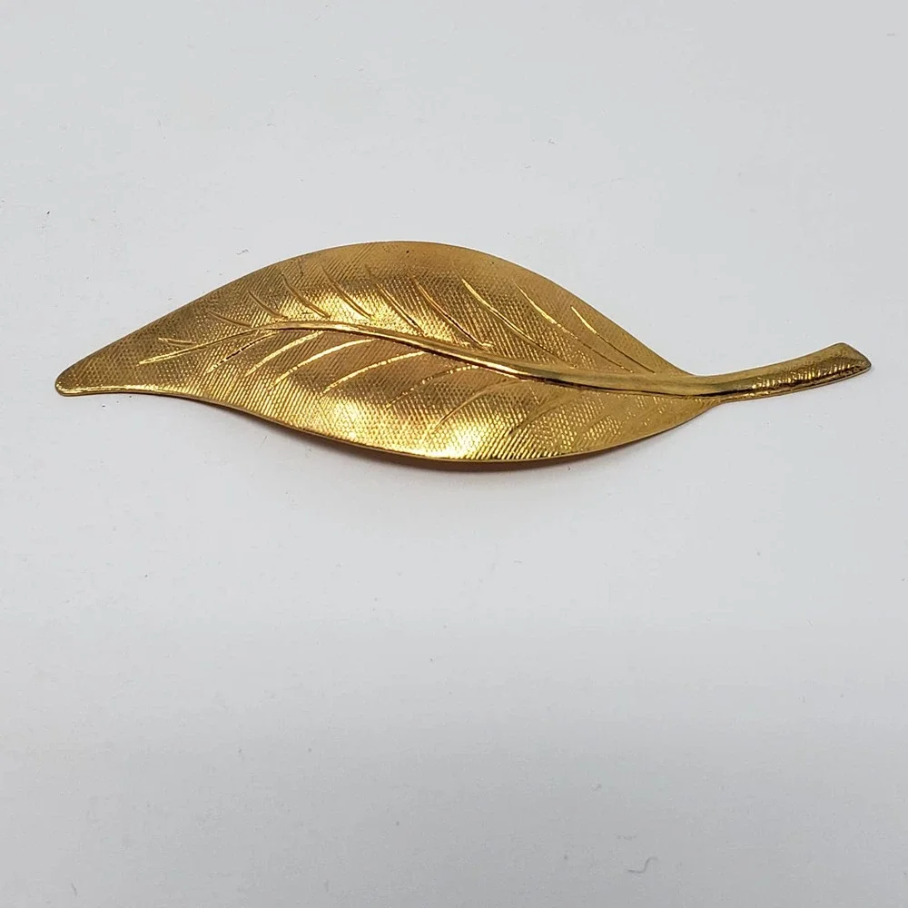 Gold Tone Textured Leaf Brooch Pin Vintage Jewelry
