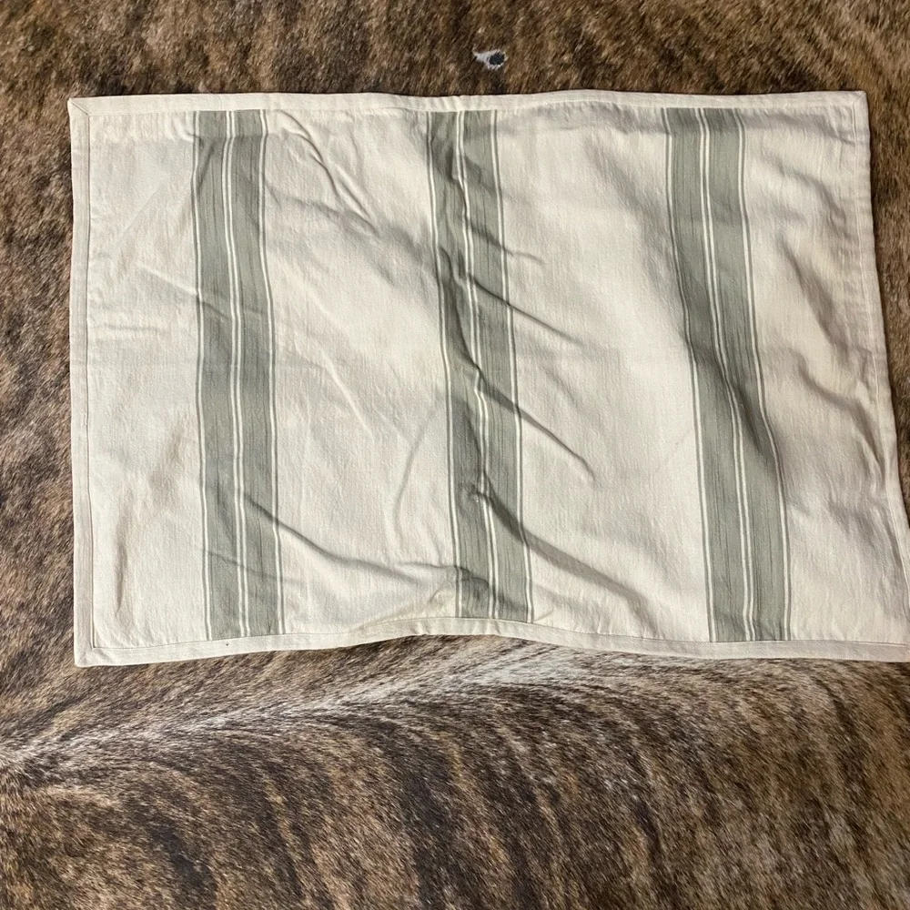 Ralph Lauren home collection Amagansett lino pillow case , standard size . New