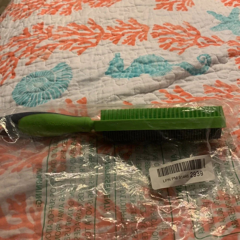 N/A dog brush
