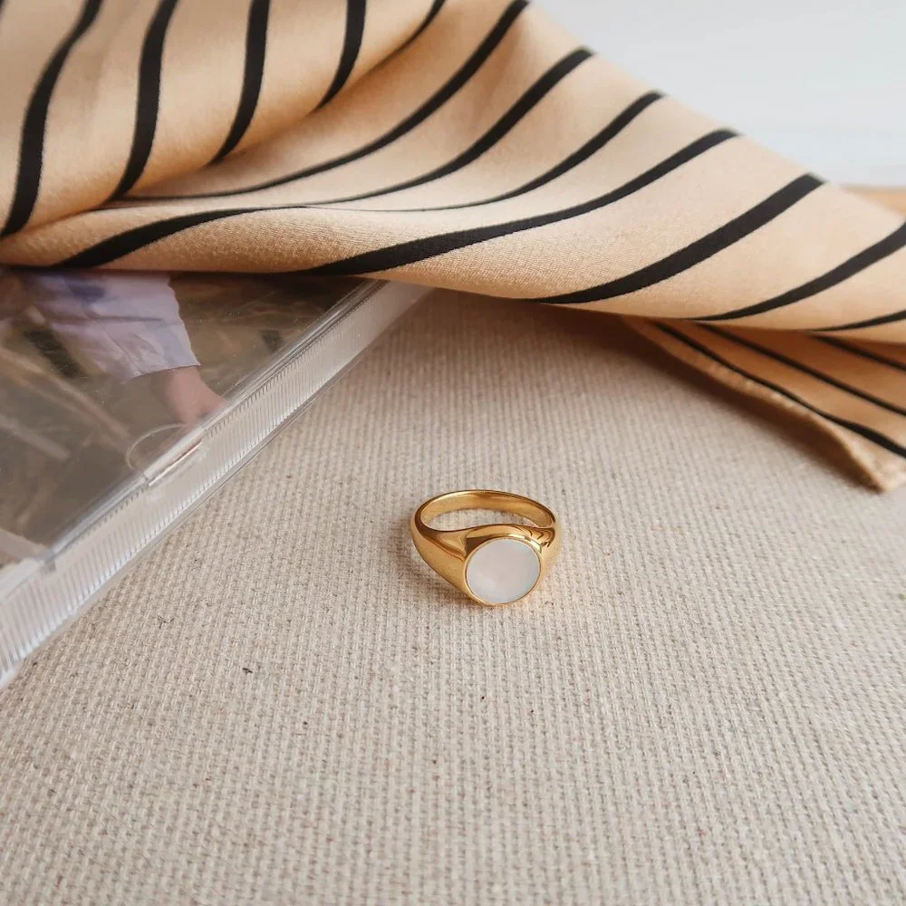 NEW 18K Gold Plated Mother of Pearl Round Signet Ring
