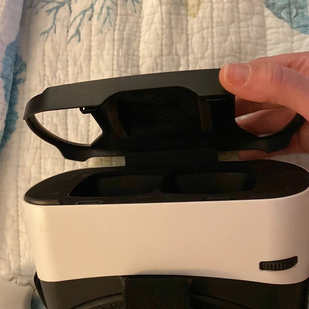 Virtual Reality Headset