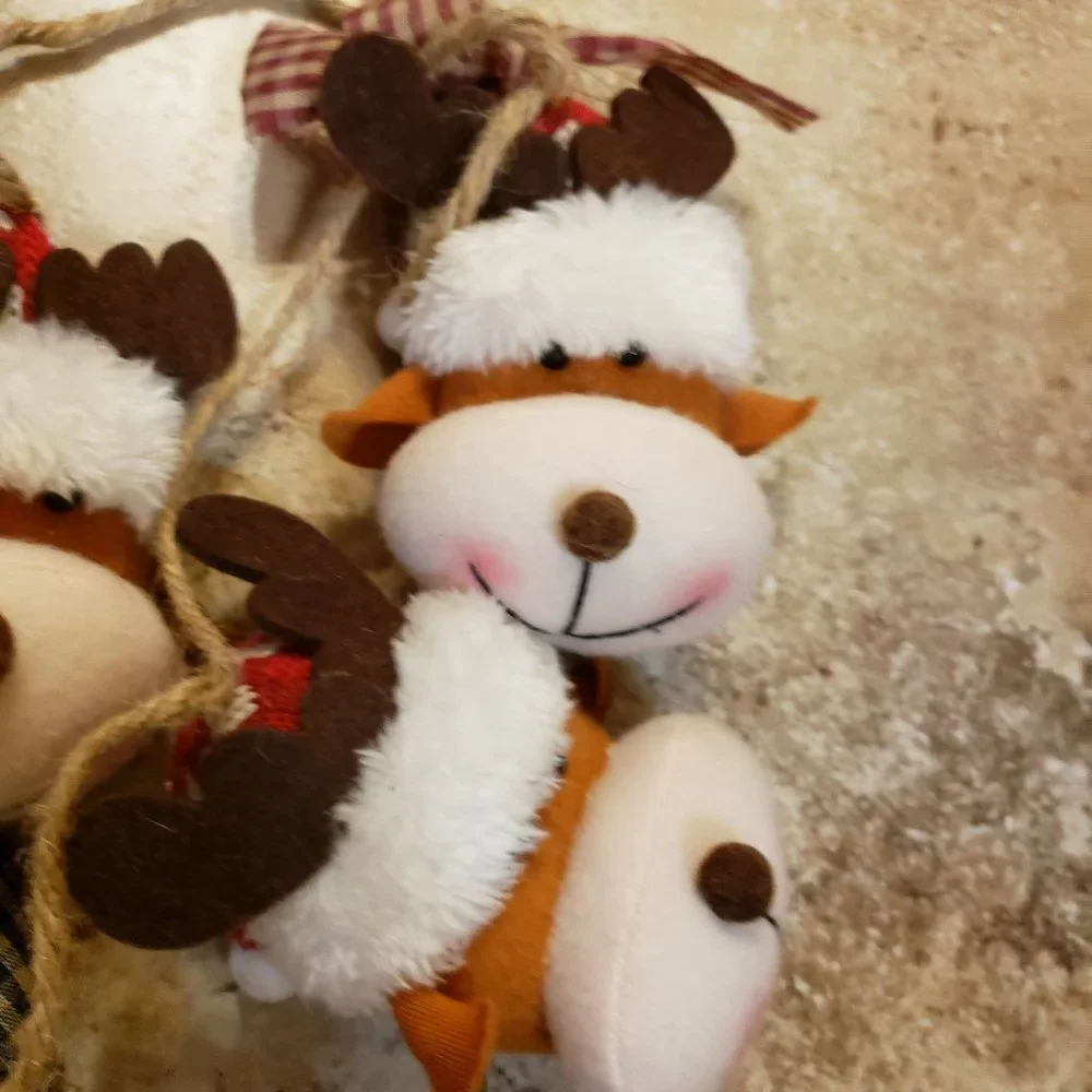 N/A garland plush