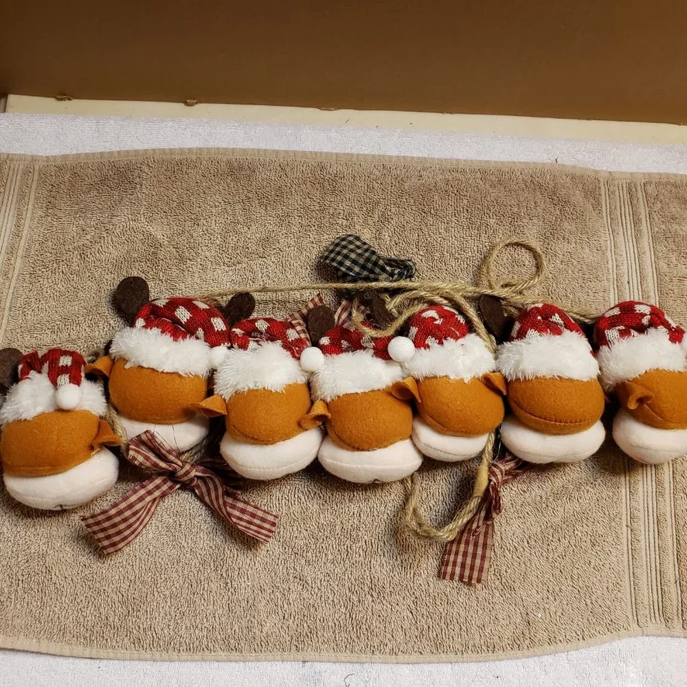 N/A garland plush