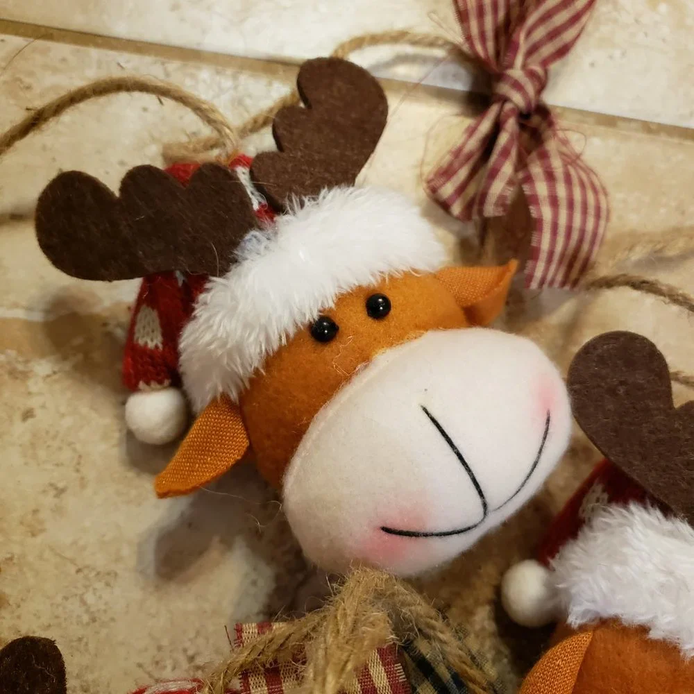 N/A garland plush