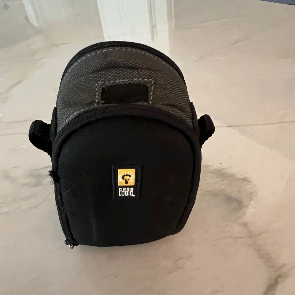 Case Logic compact camera case