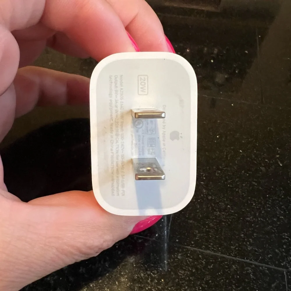 iPhone 20W adapter