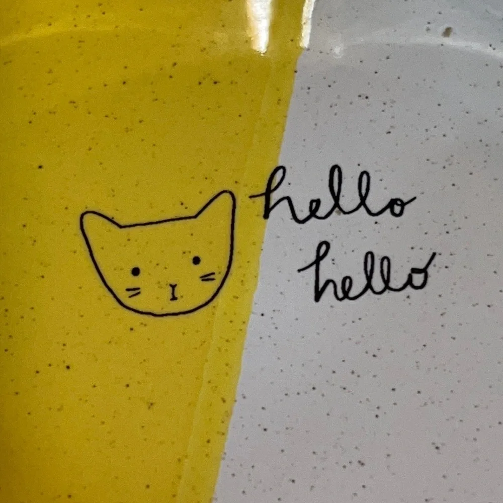 “meow” sculpted small bowl-grey/pale pink/mustard
