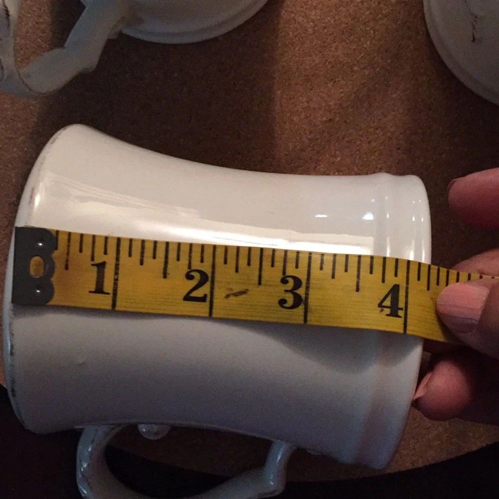 Pier 1 set 3 cup color white and gold