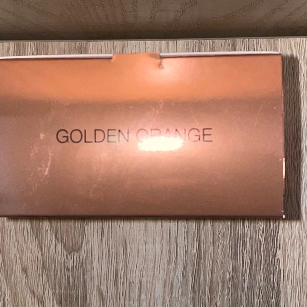 Anastasia Beverly Hills shade golden