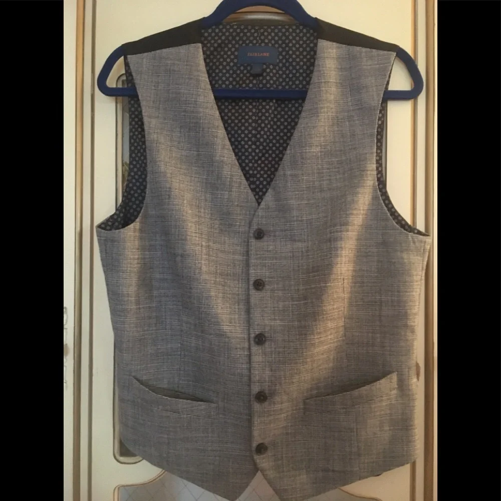 Fairlane great condition men’s gray jacket & vest size S. C:196