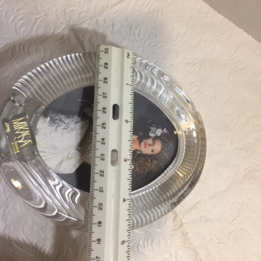 Mikasa Oval Crystal Glass Picture Frame Japan 5x6.25