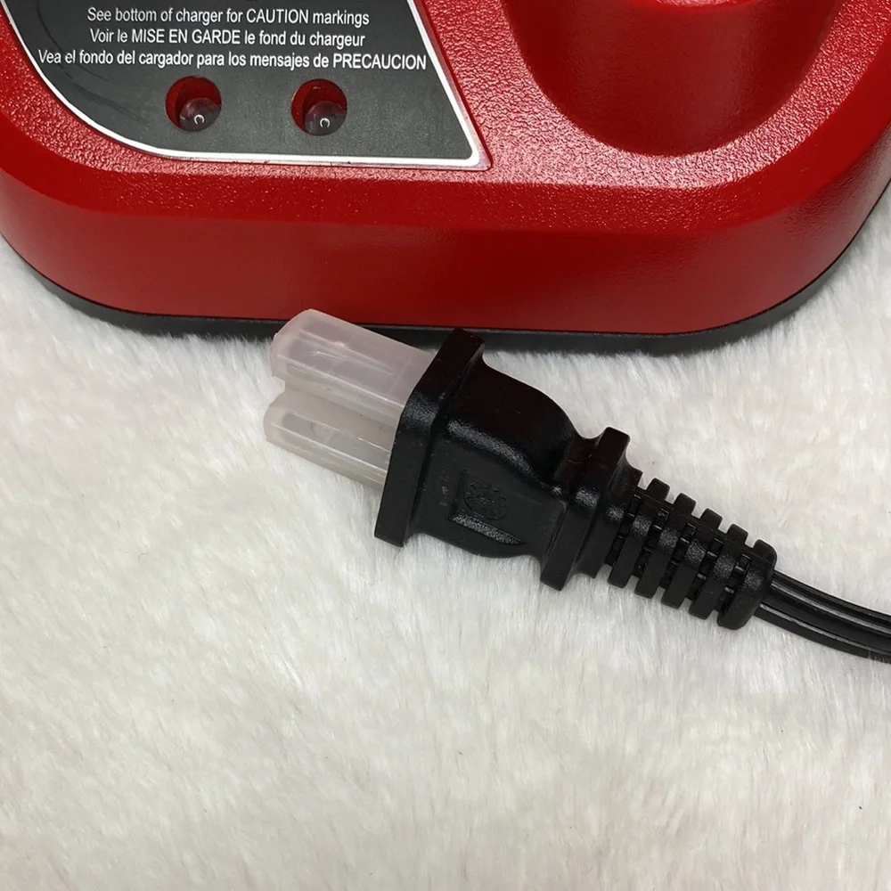 Milwaukee M12 12- Volt Lithium-Ion Battery Charger