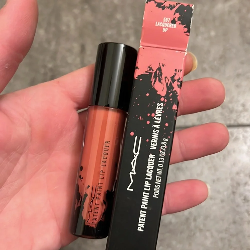 🍭🧸Mac Lacquered Up Patent Polish Gloss