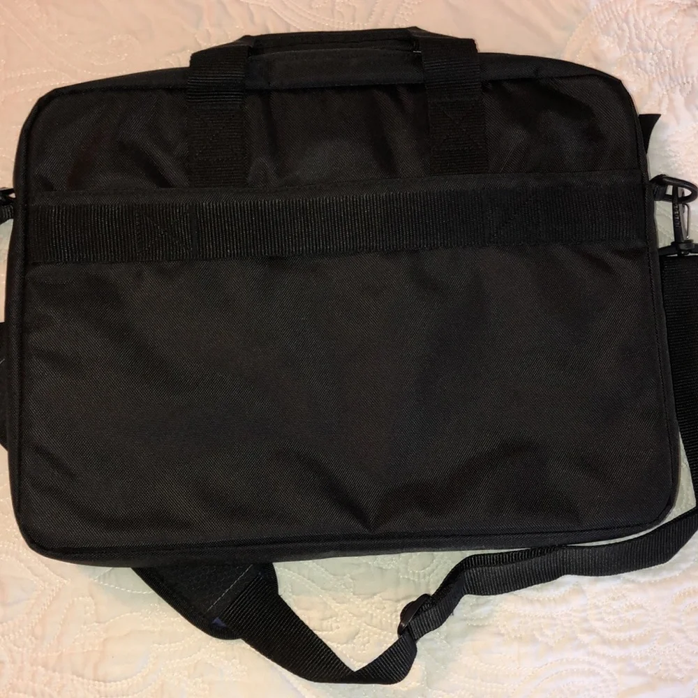 Lenovo handles padded handle