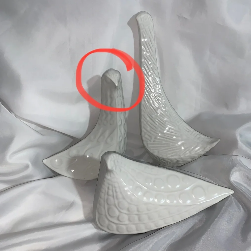 JONATHAN ADLER white salt glazed pottery MEDIUM BIRD figurine of Menagerie Trio