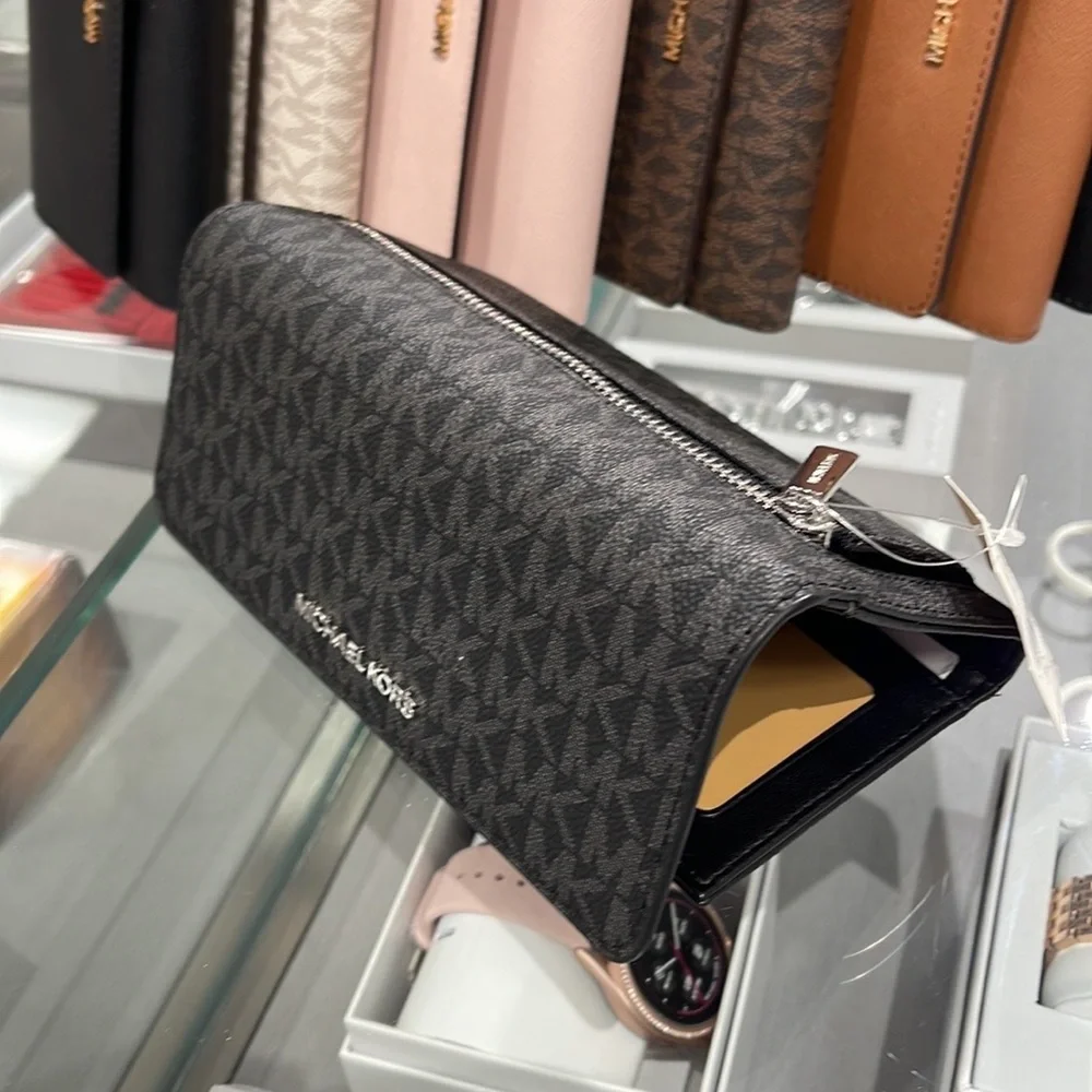 MICHAEL KORS JET SET TRV LARGE TRIFOLD BLACK