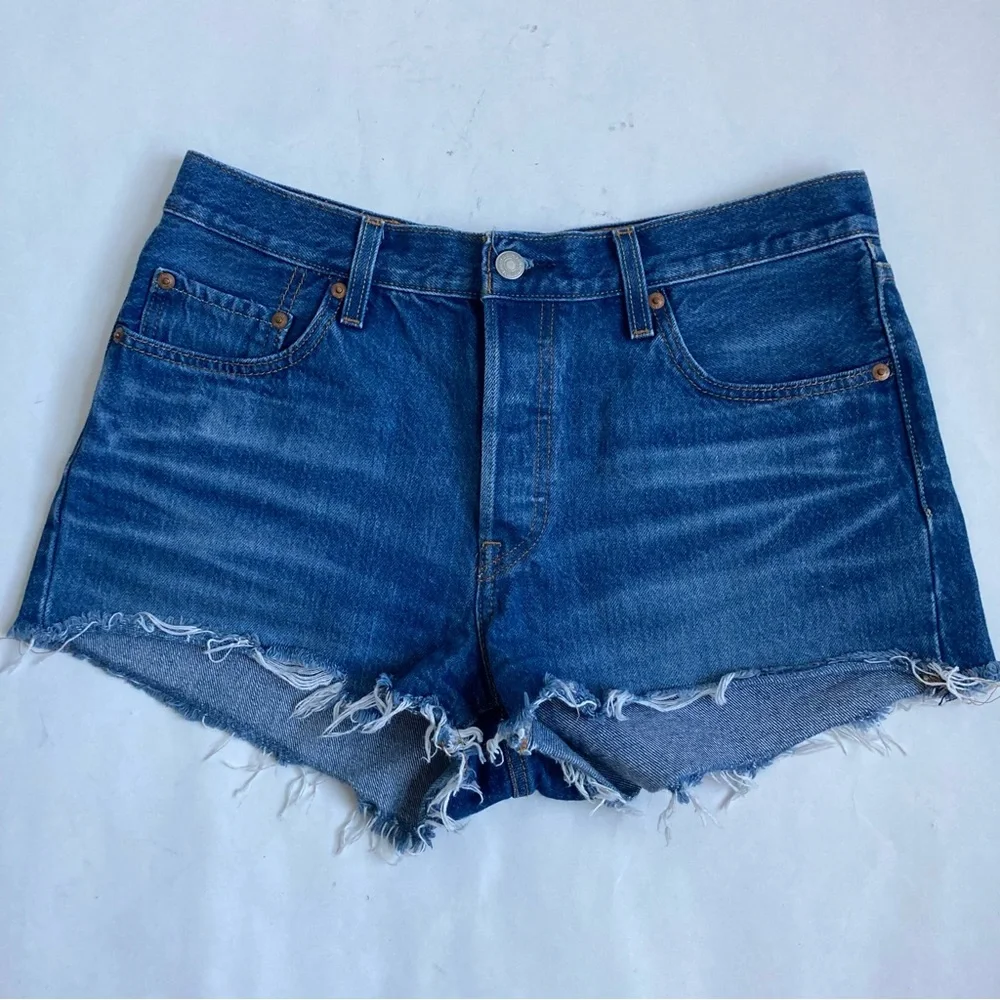 Levis premium measurements