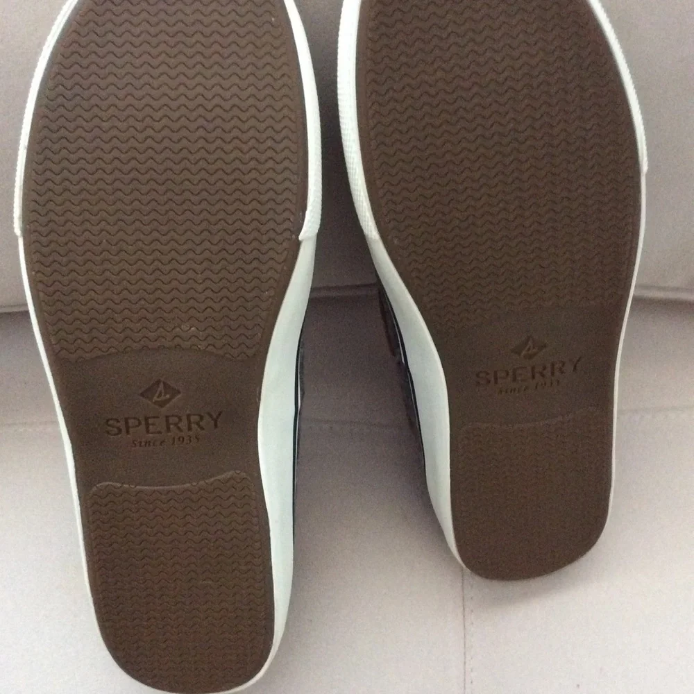 Sperry round toed