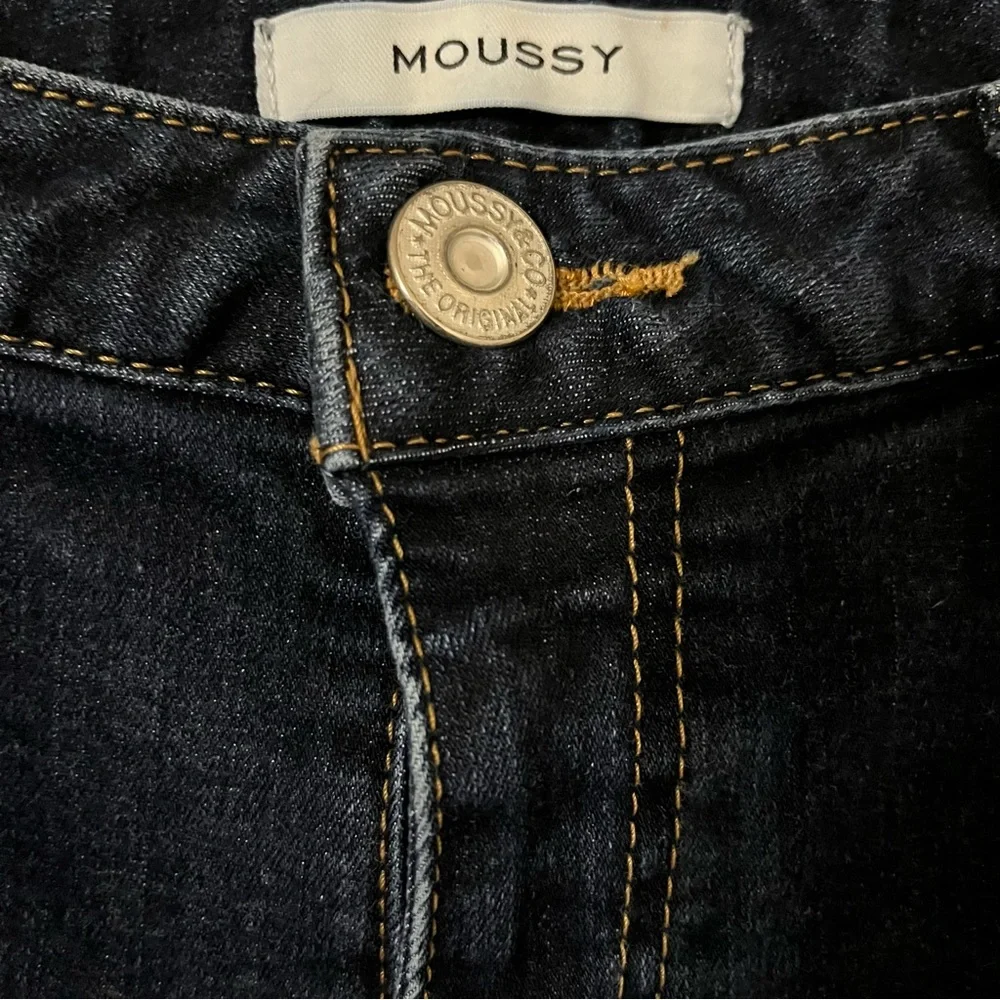 Moussy Dark Indigo Wash Jeans Size 27