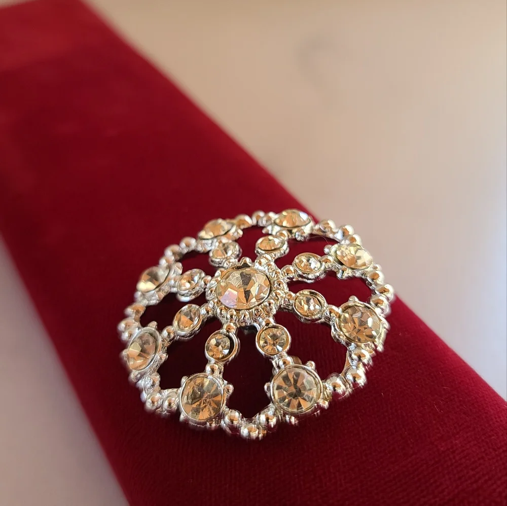 Vintage Rhinestone Circular Brooch