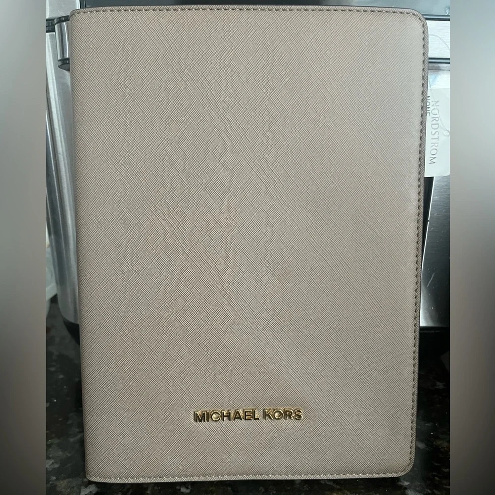 NWT Michael Kors Saffiano Leather Gray iPad Mini/Tablet Case With Gold Tone Logo