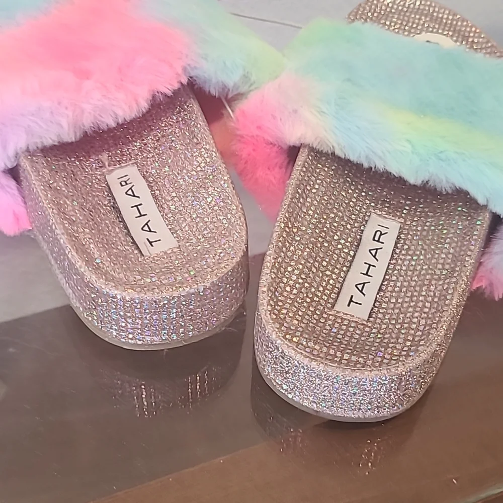 NWT Tahari girls fluff glitter slides size 13