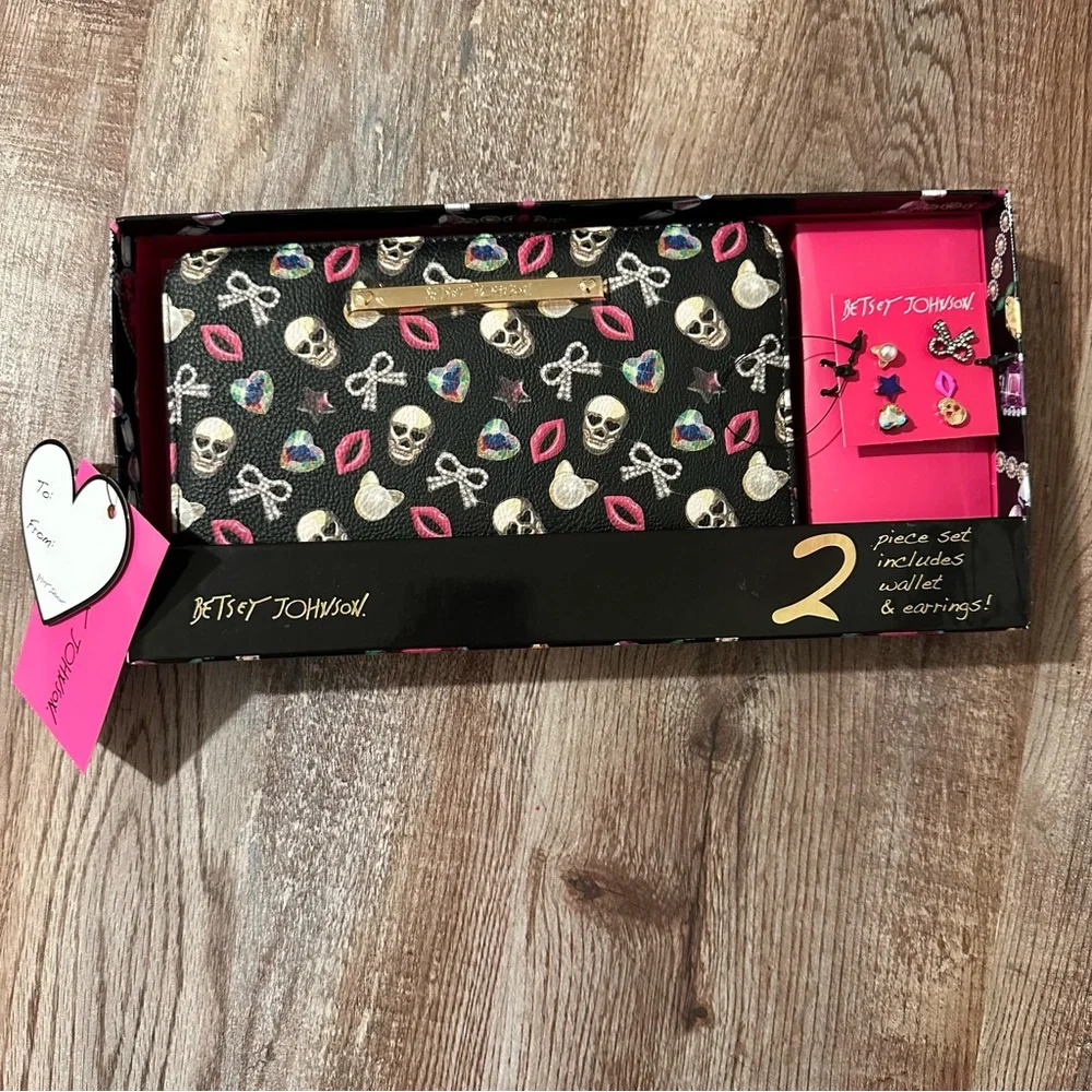 Betsey Johnson tags earrings