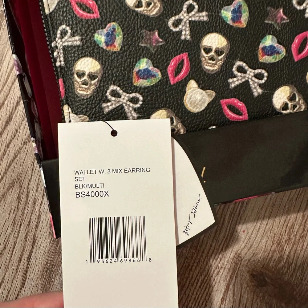 Betsey Johnson wallet brand new