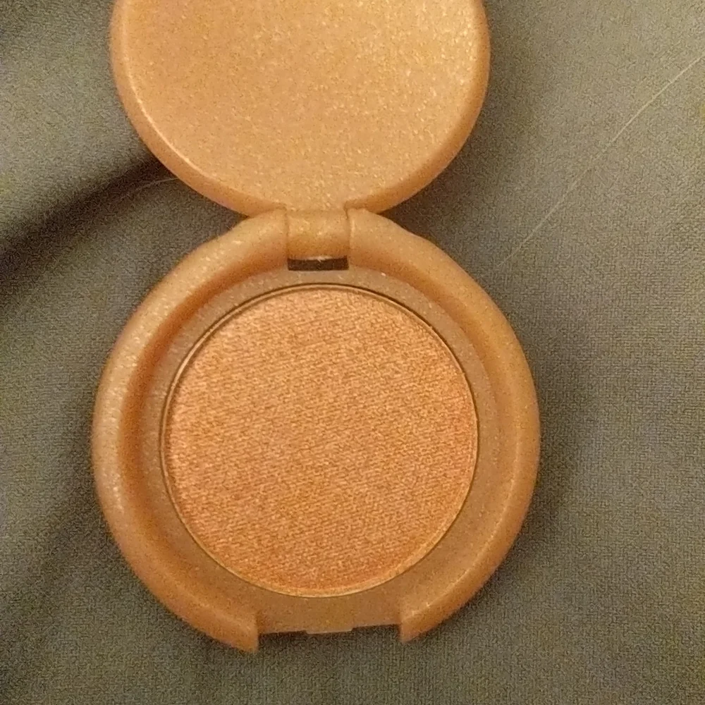 Iby nwt eyeshadow