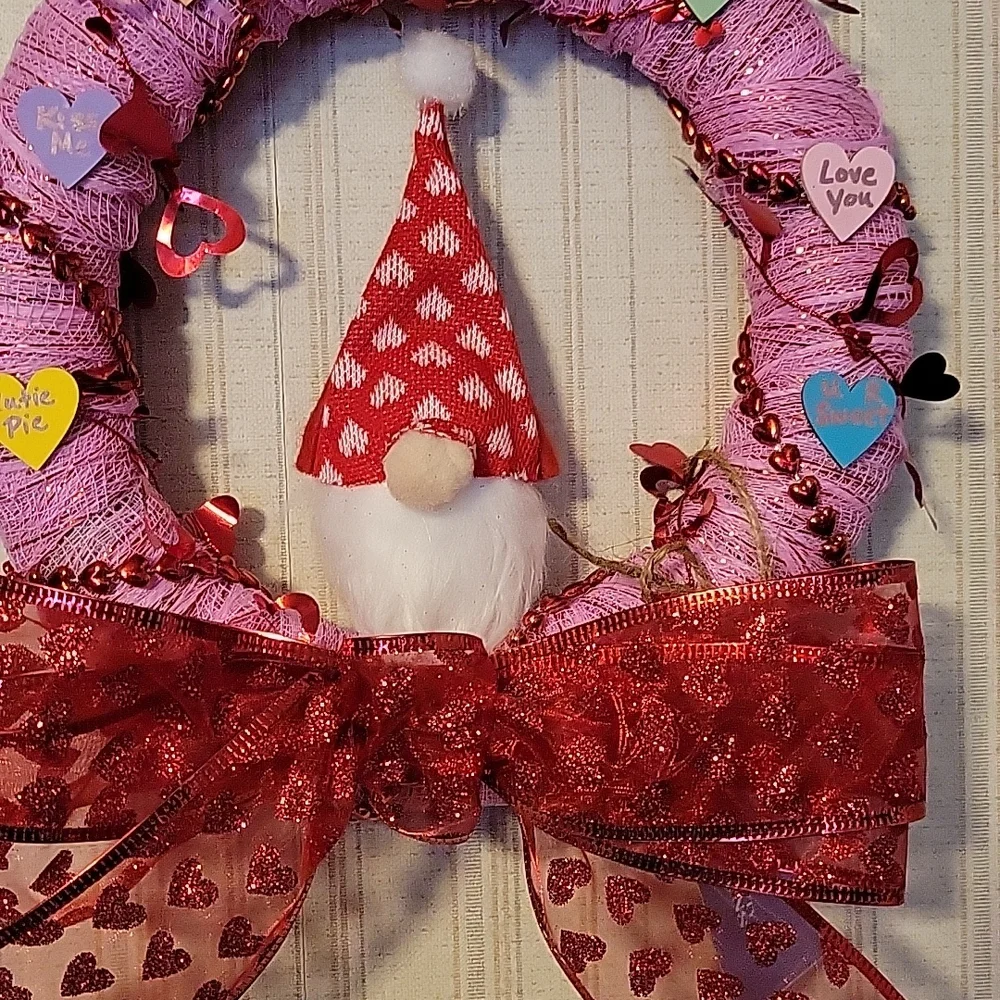 HAND CRAFTED WREATH VALENTINE'S GNOME WITH CONVERSATION HEARTS