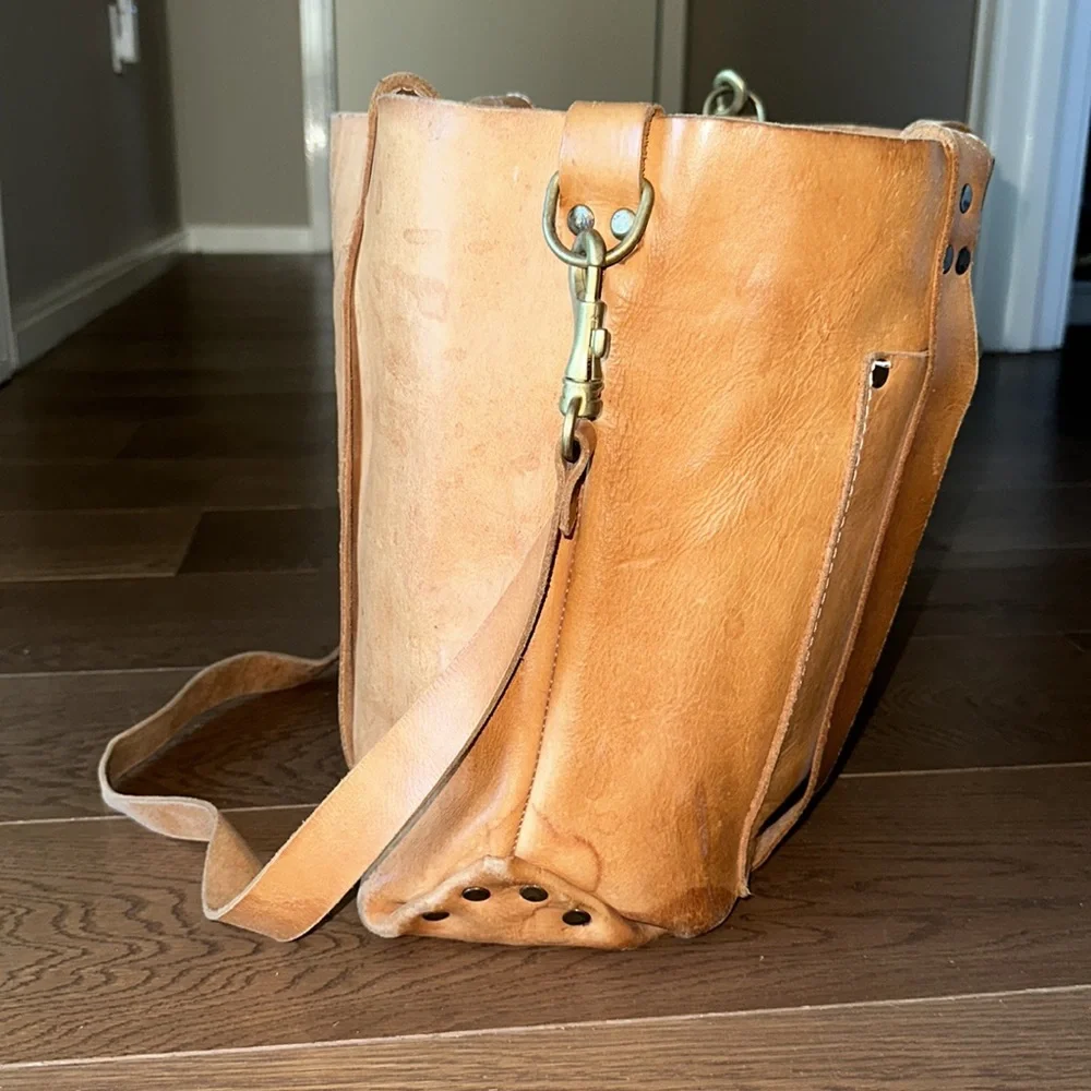 Poglia Porter Hat Holder Weather Aged Tan Beige Brown Leather Bag