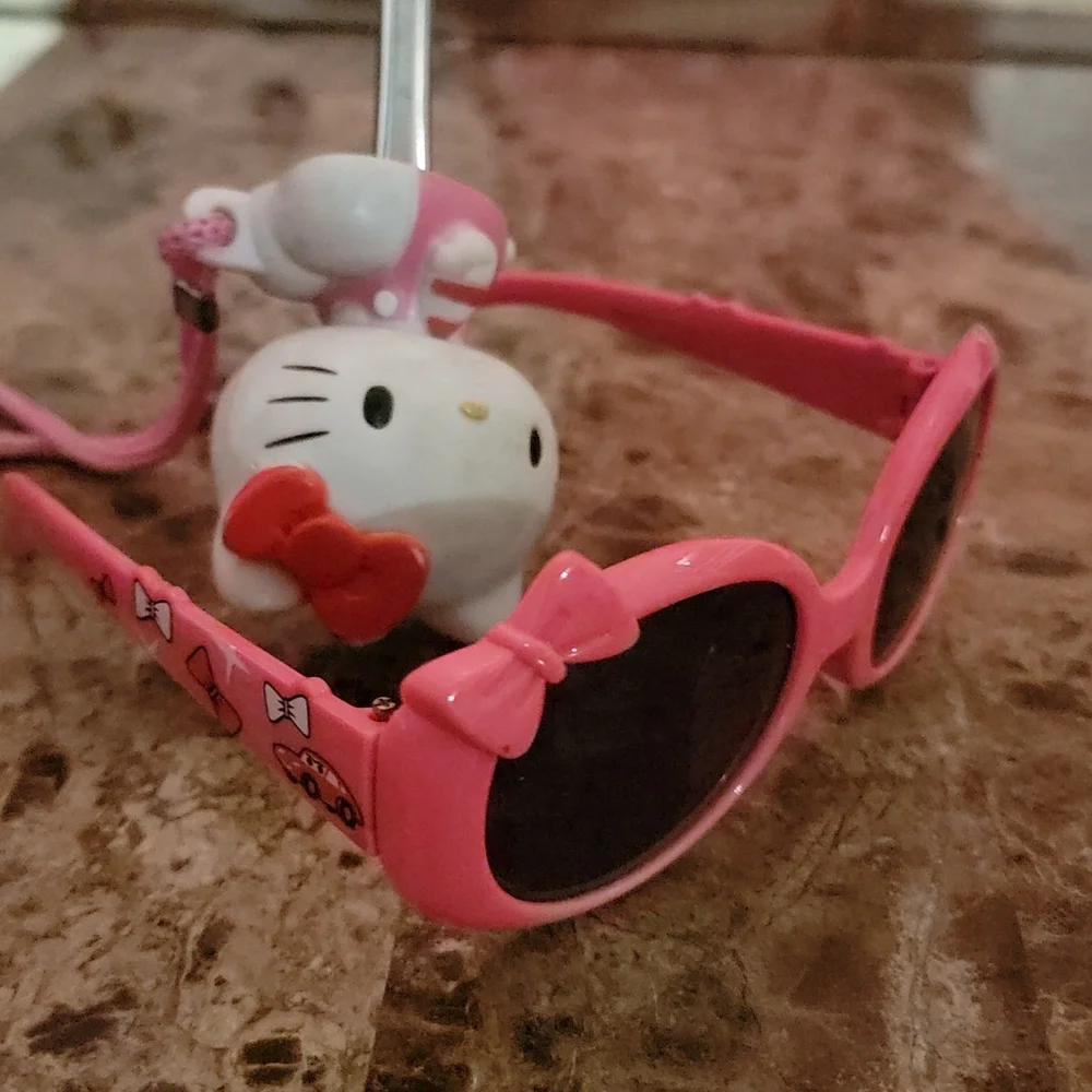 Hello Kitty brandsanrio colorpink