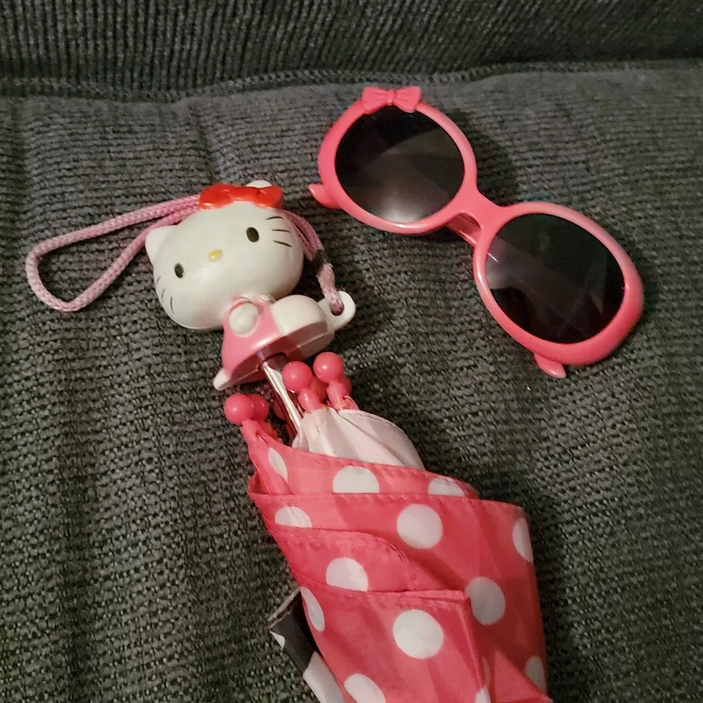 Hello Kitty brandsanrio colorpink