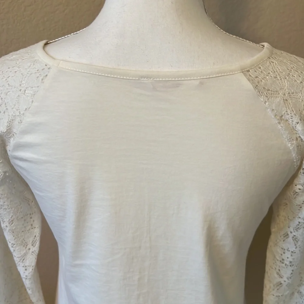 🎉Host Pick🎉Free People White Embroidered Lace Top