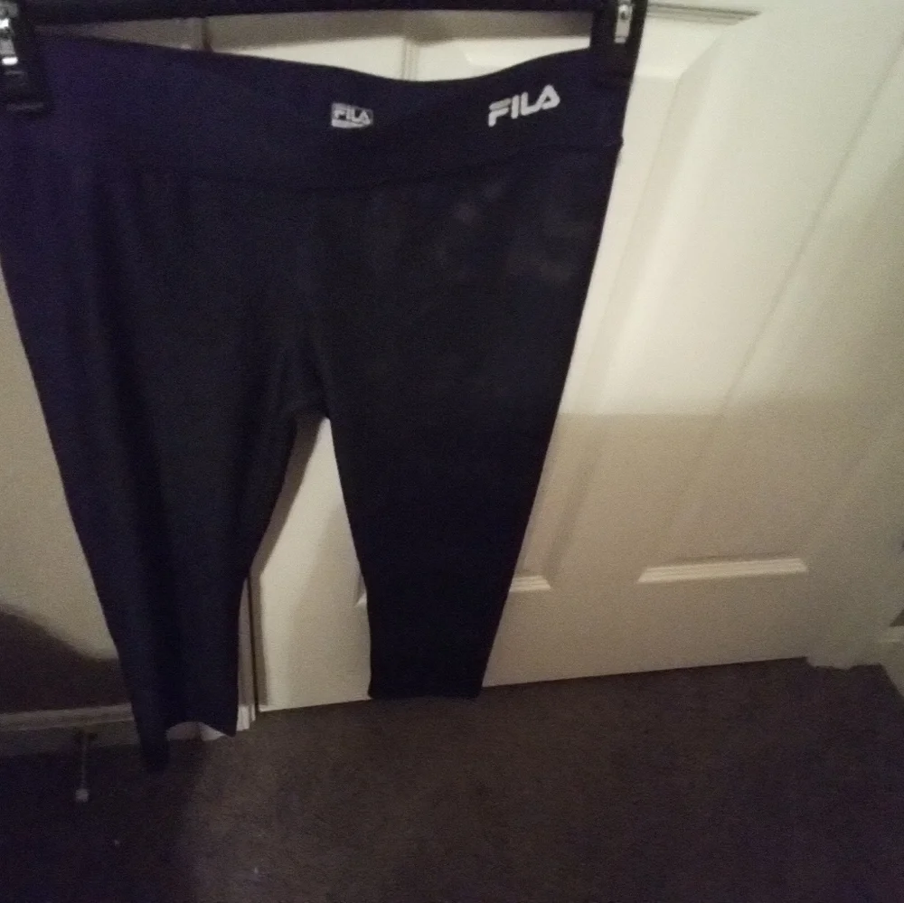 Women's EUC Fila leggings