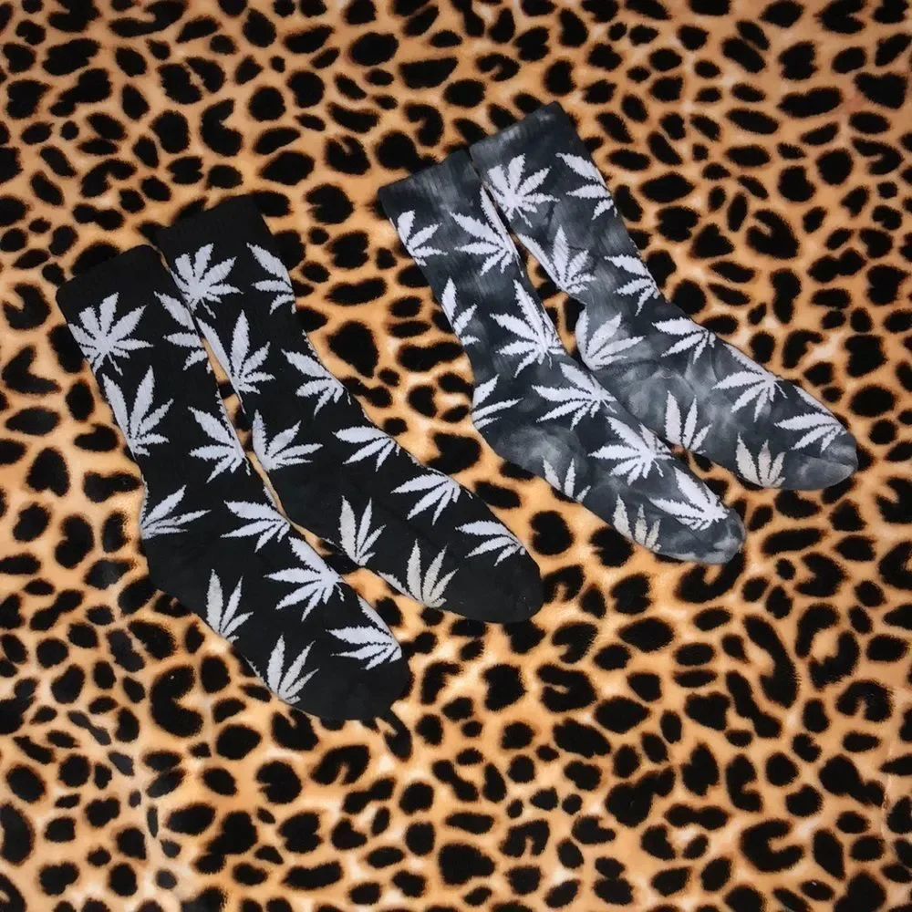 N/A pairs socks…