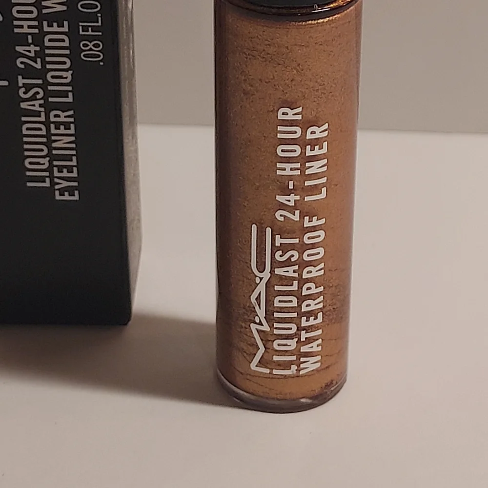 MAC Cosmetics color oz naked