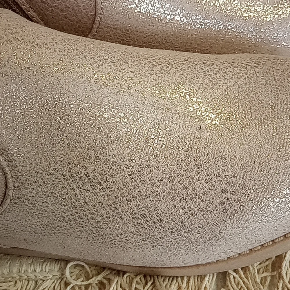 Nwot pink metallic booties