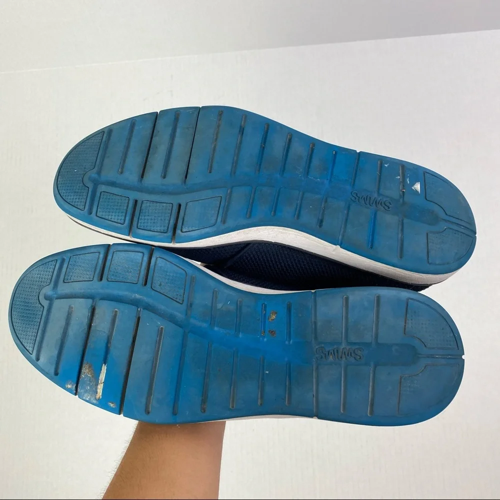 Swims round toe
