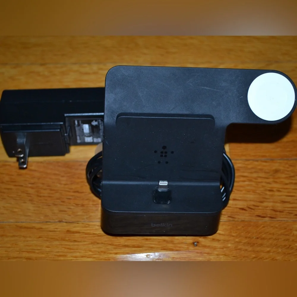 Belkin iPhone & Apple Watch charging dock