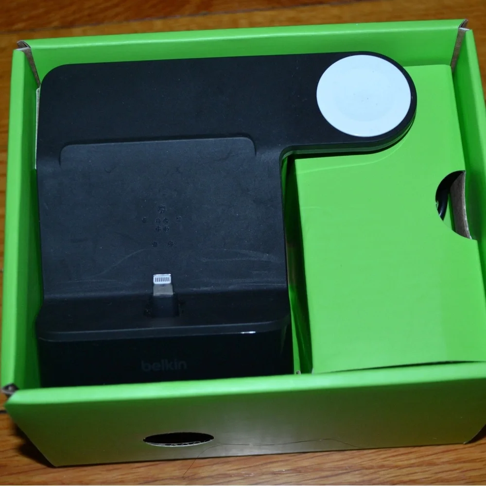 Belkin iPhone & Apple Watch charging dock