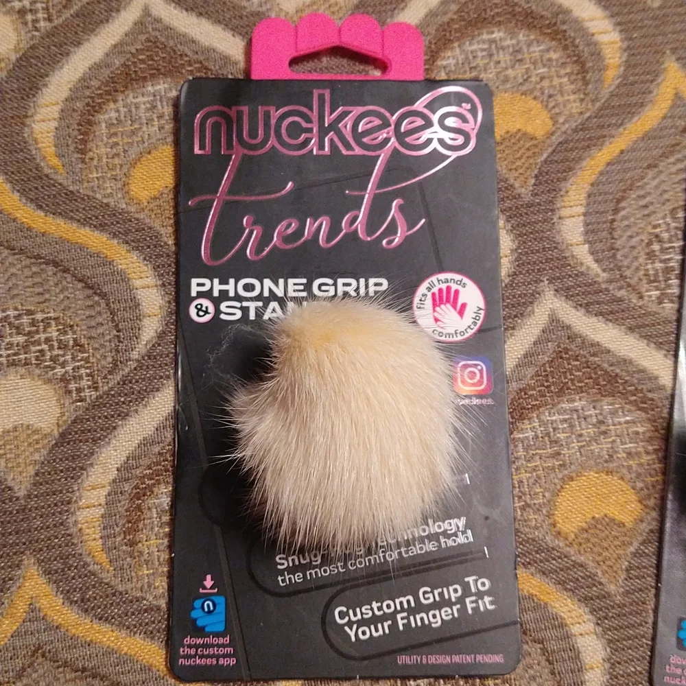 Nuckees Trends phone holder