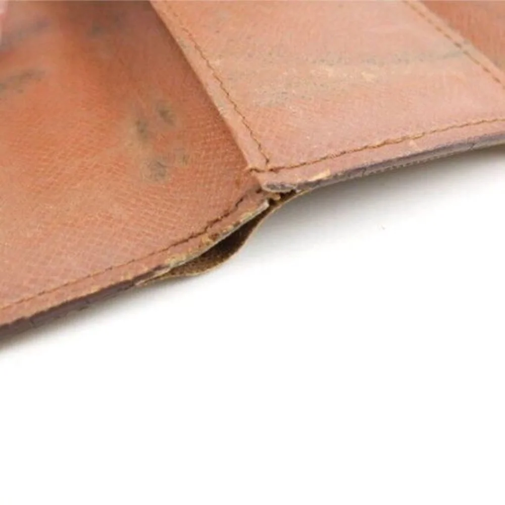 Louis Vuitton please check