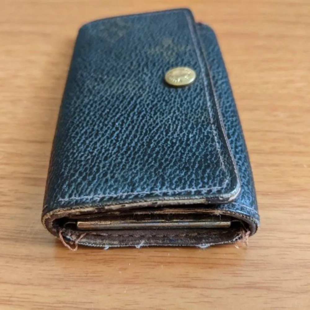 Louis Vuitton please check